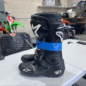 Carrie Frost, payment for boots